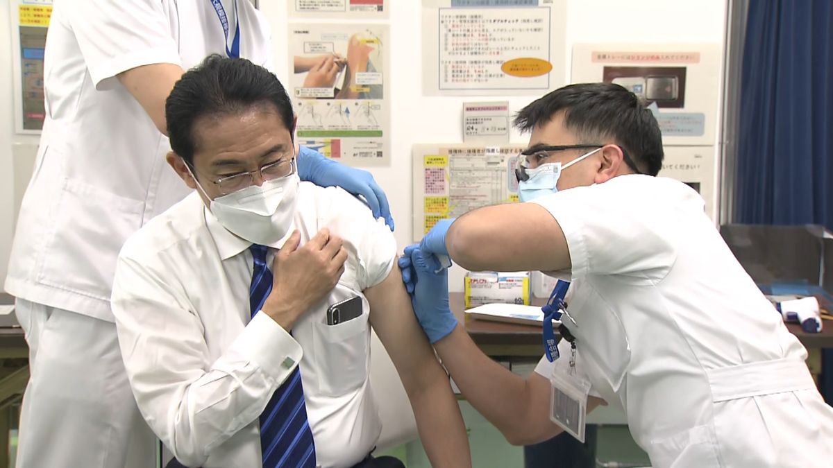 岸田首相“オミ株”対応ワクチンを接種