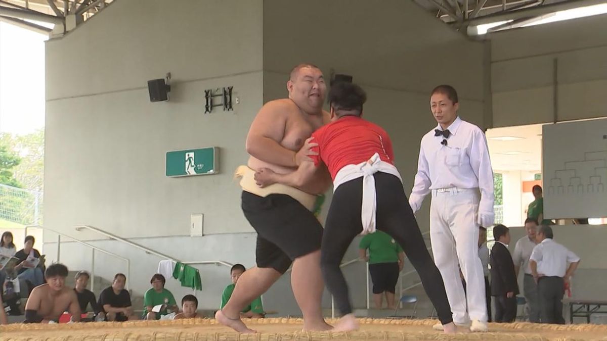 参加資格は素人であること　「素人相撲宇佐大会」　大人が真剣勝負　県内外から７０人　大分　