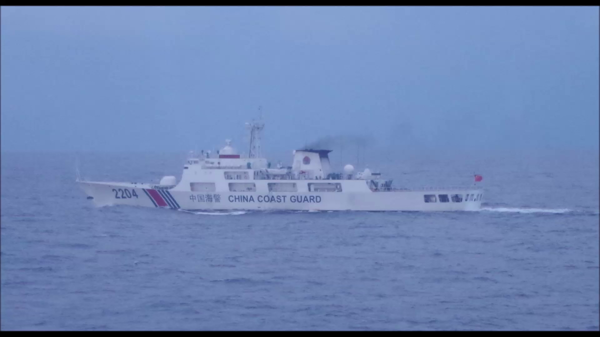 76ミリ砲を搭載か　武装した中国海警局の船舶/提供：海上保安庁　