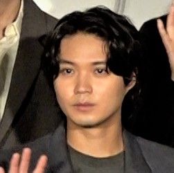 磯村勇斗、愛の告白「ずっと好きなので」 初共演の染谷将太へ