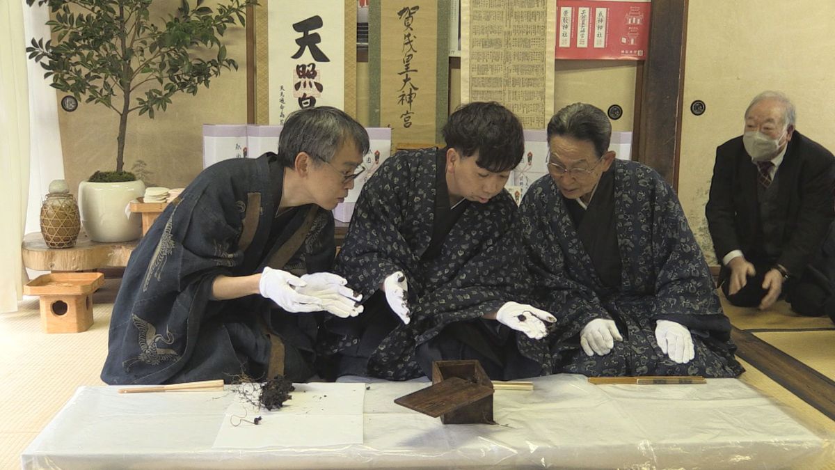 1300年続く「オイケモノ神事」　今年も“豊作間違いなし”　木の実から出た芽から豊凶占う　小浜市