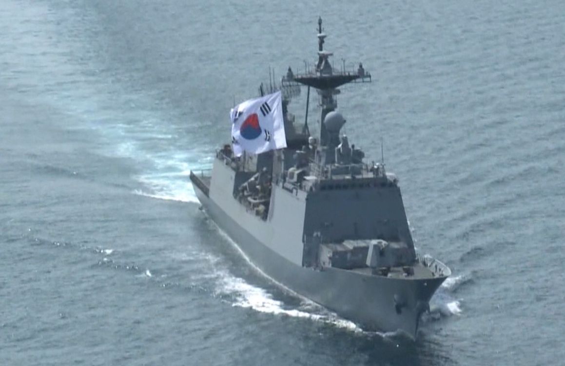 韓国駆逐艦で感染者　大規模集団感染の懸念