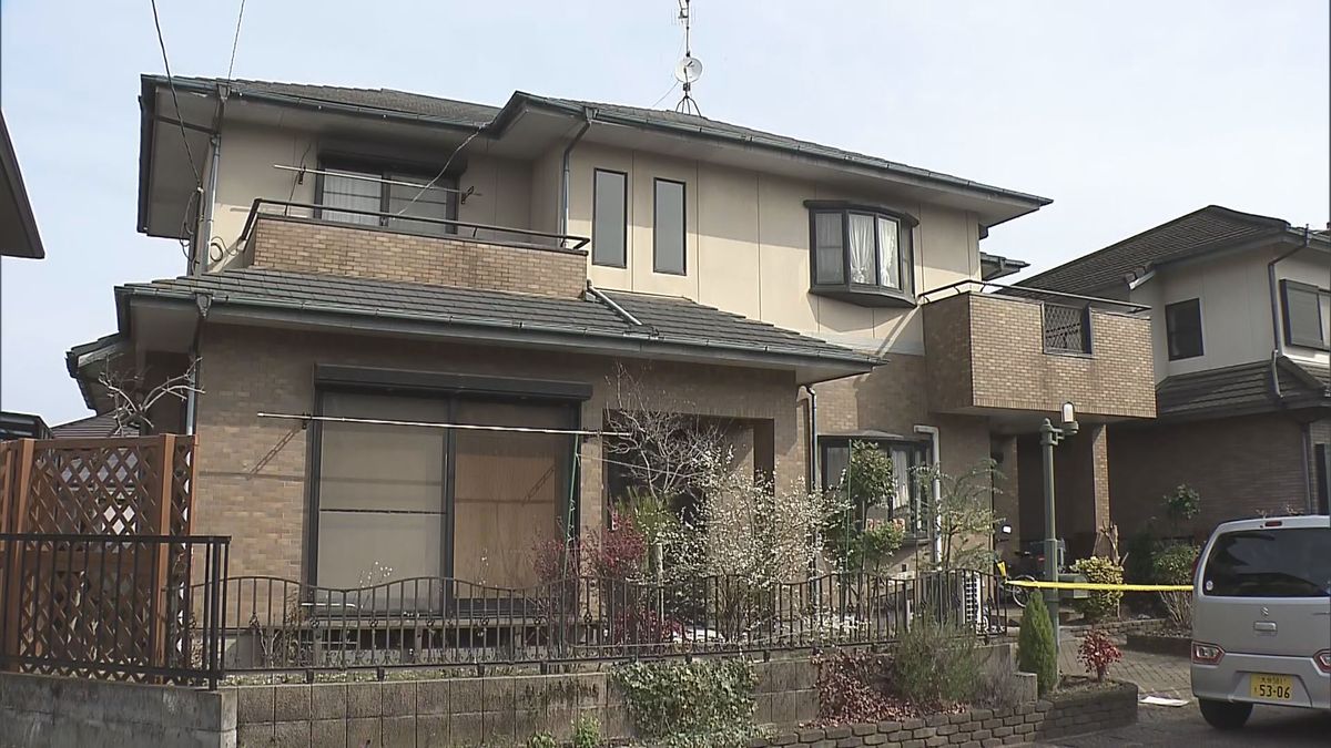 自宅で父親の首を絞めて殺害した罪に問われている男（46）初公判　被告は起訴内容を全面的に認める　大分