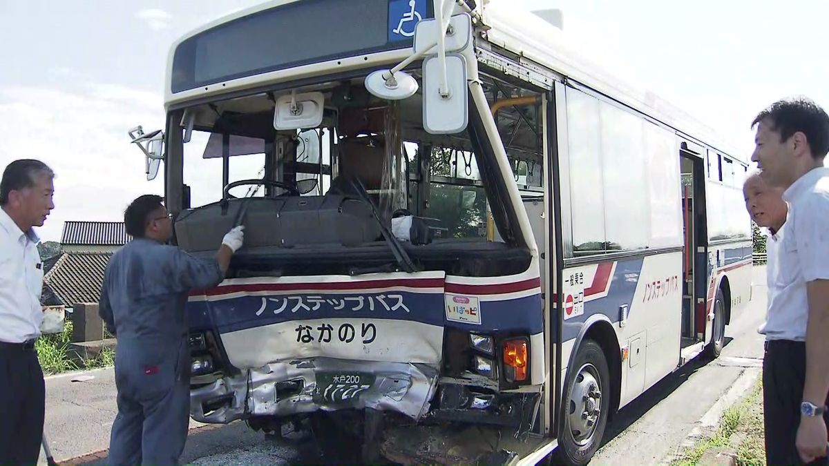 乗用車と路線バスが衝突　乗客ら複数人を搬送　茨城・水戸市の国道