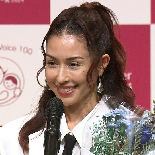 2児の母・BENI、ベストマザー賞受賞　息子の音楽センスは「音程にかなり厳しいです」