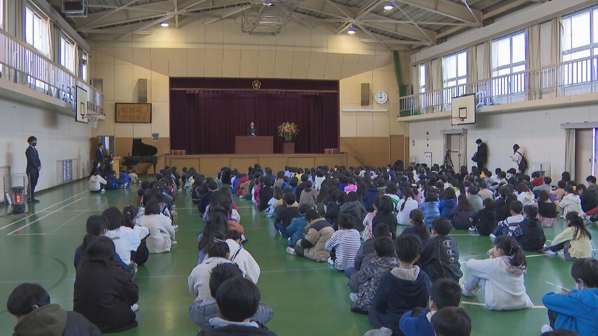 愛知県内の公立小中学校で修了式　23日から春休み