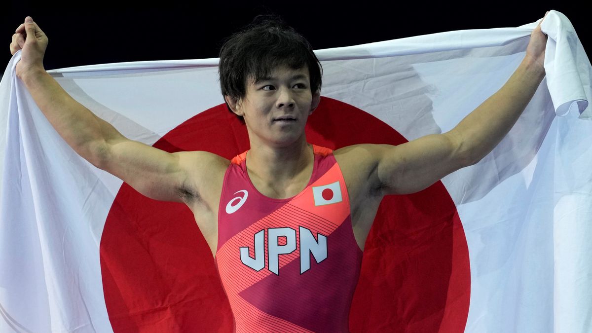 世界選手権で優勝したレスリングの樋口黎選手(写真:AP/アフロ)