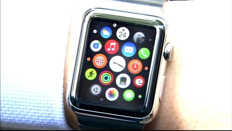 腕時計型端末「アップルウオッチ」発売