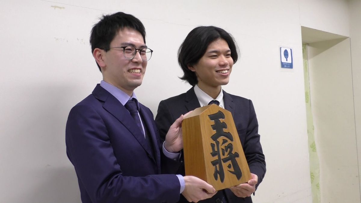 【将棋】“涙止まらない” 「奨励会三段リーグ」を勝ち抜き新たな棋士誕生