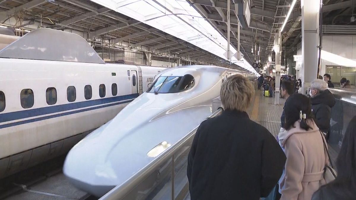 故郷の思い出抱え　ＵターンラッシュでＪＲ新大阪駅混雑