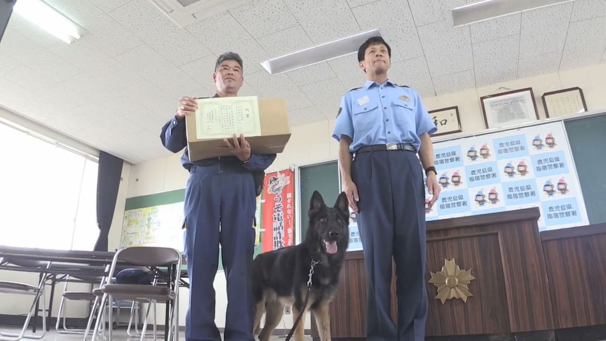 不明女性発見の警察犬を表彰 好物のサツマイモを贈呈 タフィー号 今年２回目の表彰