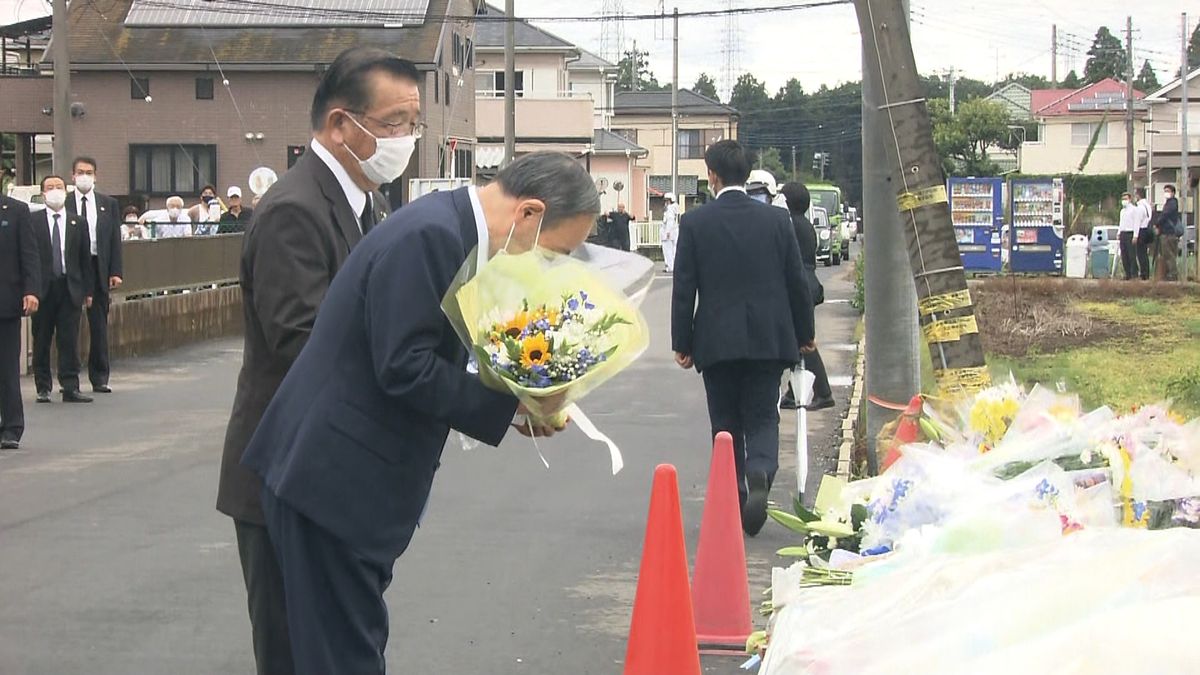 八街市５人死傷　菅首相、事故現場訪れ献花