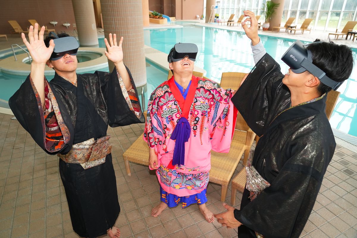 “琉球衣装”で“VR体験”　DeNAルーキーたちが休日に沖縄を体感