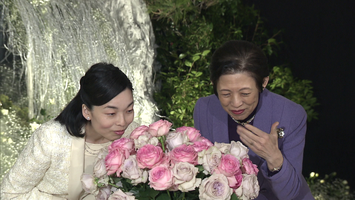 彬子さまと久子さま、「関東東海花の展覧会」を鑑賞