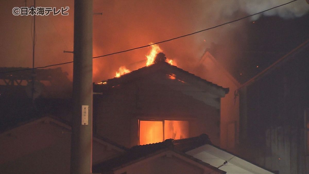 焼け跡から見つかっていた遺体の身元は91歳の母親　死因は焼死　住宅を含む6棟が全焼　火元の家に住む男性は回復　鳥取県米子市