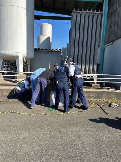 広島・福山市で工場にイノシシ　男性作業員の太ももに噛みつく