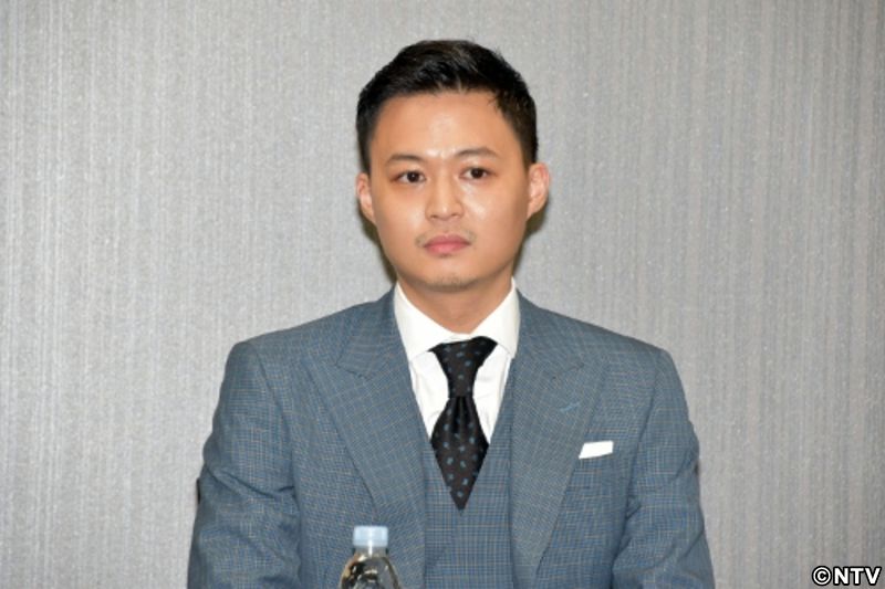 花田優一、左手薬指の指輪の説明を避ける