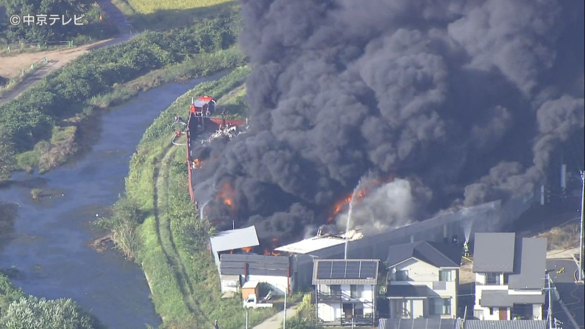 【速報】岐阜・各務原市　東海北陸自動車道近くのリサイクル品置き場で火事　現在も消火活動続く（11日16時放送）