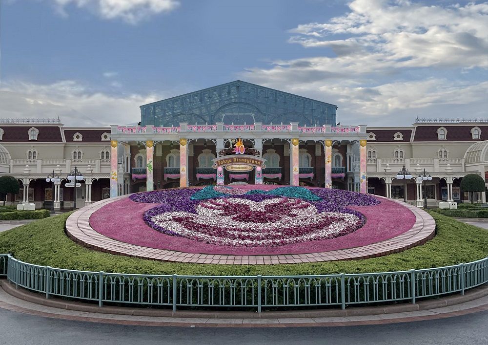 エントランスに展示される予定のミニー花壇　(c)Disney