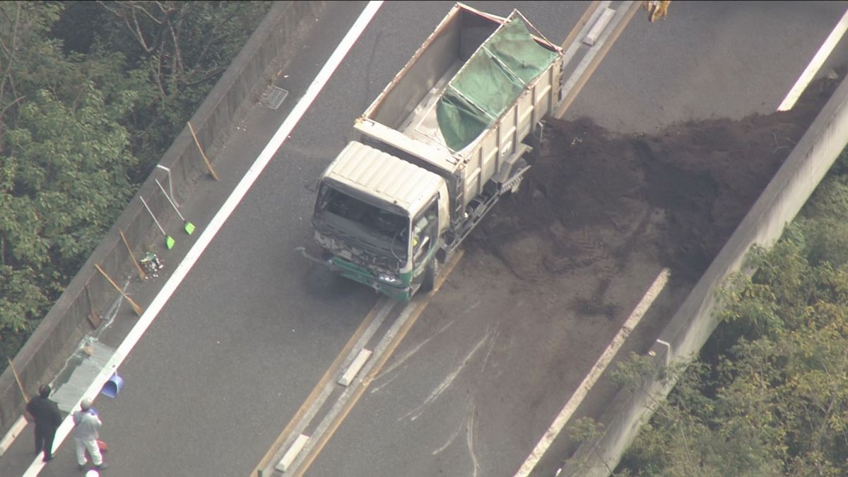  6人重軽傷事故 女の子(9)重傷トラック運転手(59)｢はみ出した｣過失運転致傷疑い視野に捜査