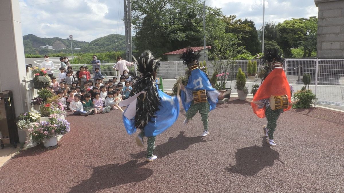 「お城まつり」雲浜獅子5年ぶり巡行　今年は"女性笛方"初参加　担い手減少背景に