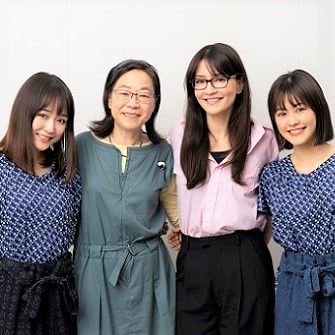 左から）大原櫻子さん、こうの史代さん、アンジェラ･アキさん、昆夏美さん