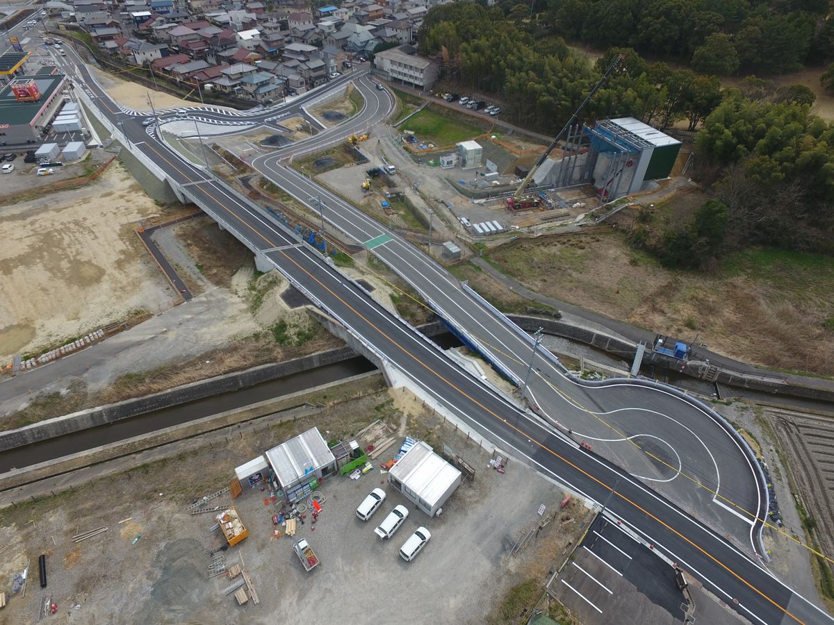 北勢バイパスの工事現場（北勢国道事務所提供）