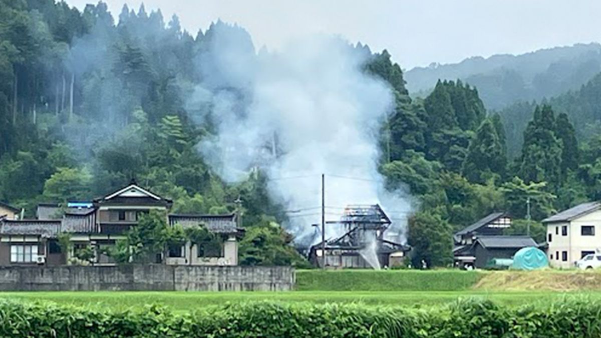 【速報】氷見市余川で空き家火災か　消火活動中