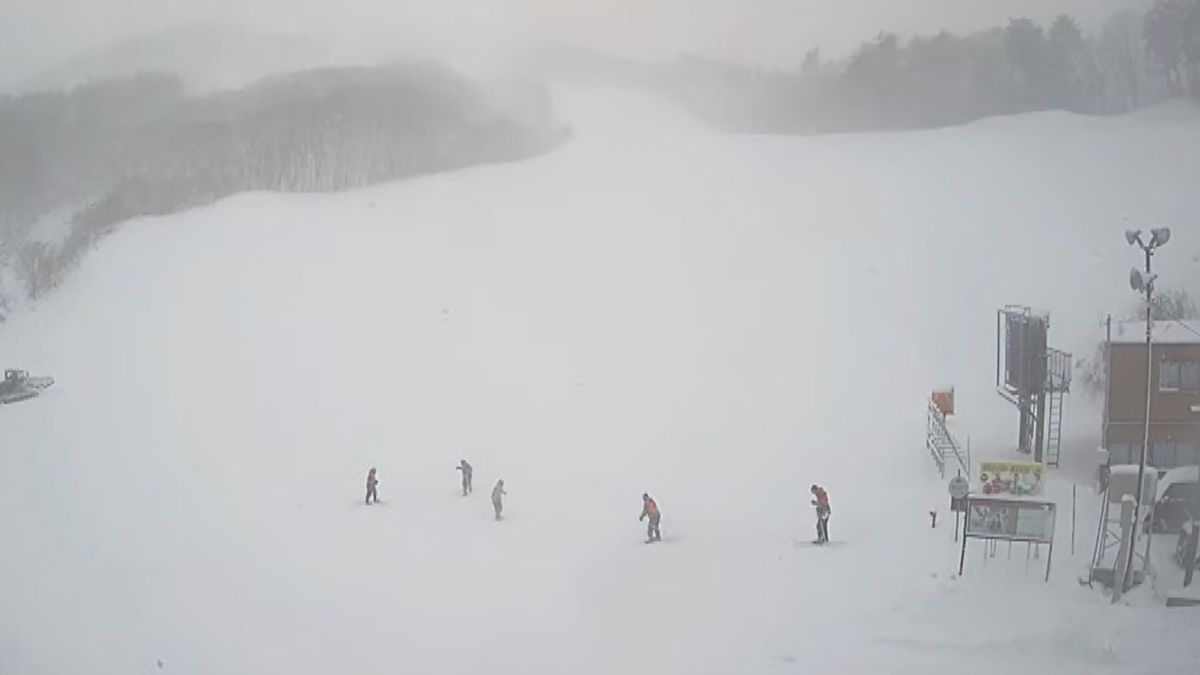 雪不足で営業開始できなかった最上町の赤倉温泉スキー場　19日にようやくオープン
