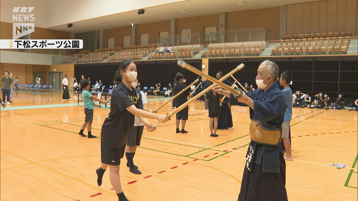 部活動の地域移行に向けて下松市で剣道弓道体験会