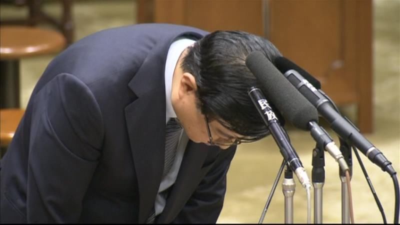 礒崎補佐官“辞任否定”　民主幹事長が批判