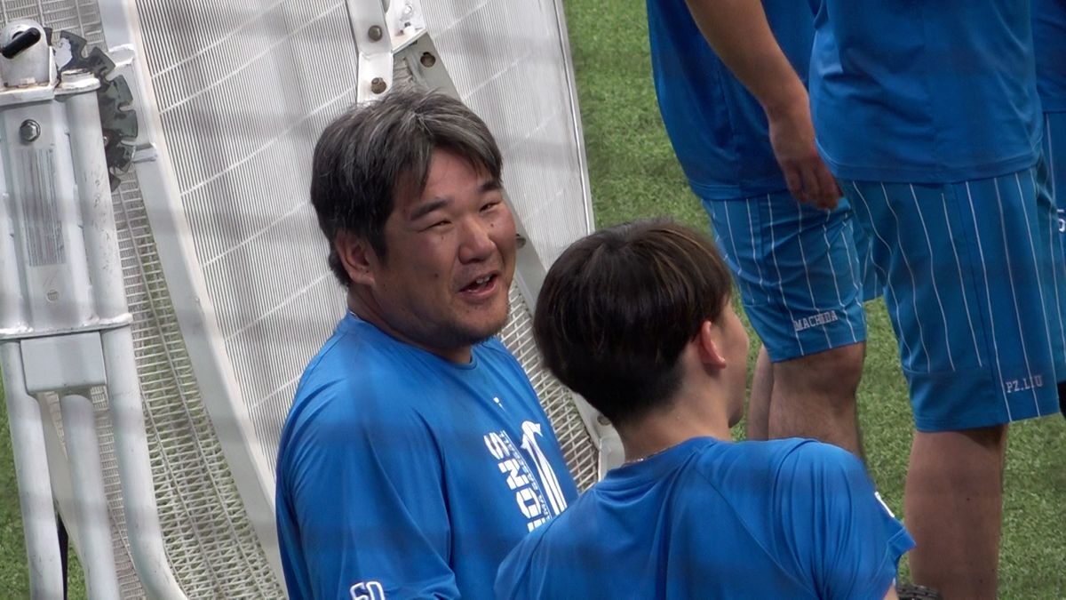 40歳の誕生日を前に復帰し笑顔の西武・中村剛也選手
