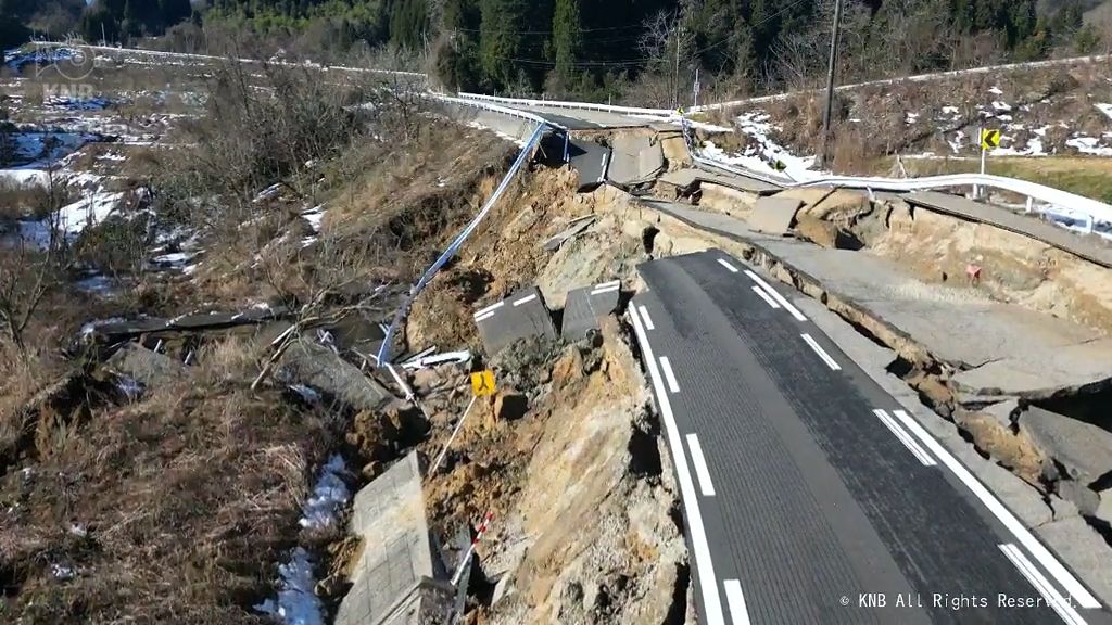 小矢部市の国道359号　道路崩壊で通行止め　長さ１００ｍにわたり完全に崩落　能登半島地震