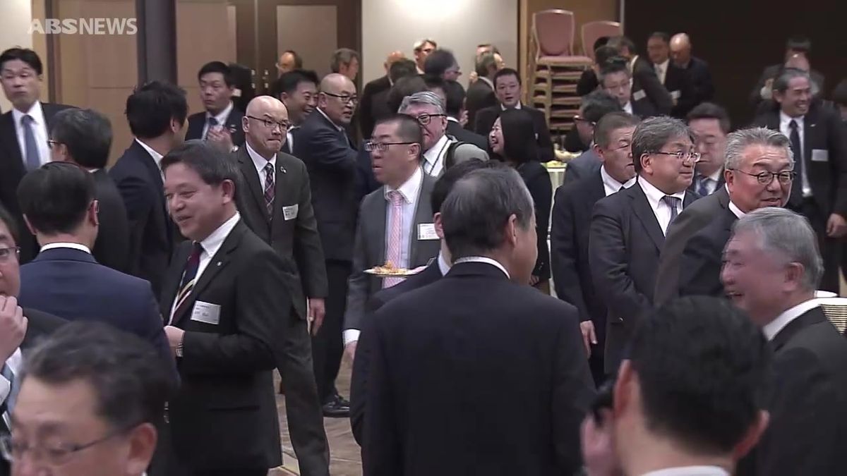 25年はどんな年に？  企業や自治体のトップが意見交換 秋田商工会議所 新年祝賀会