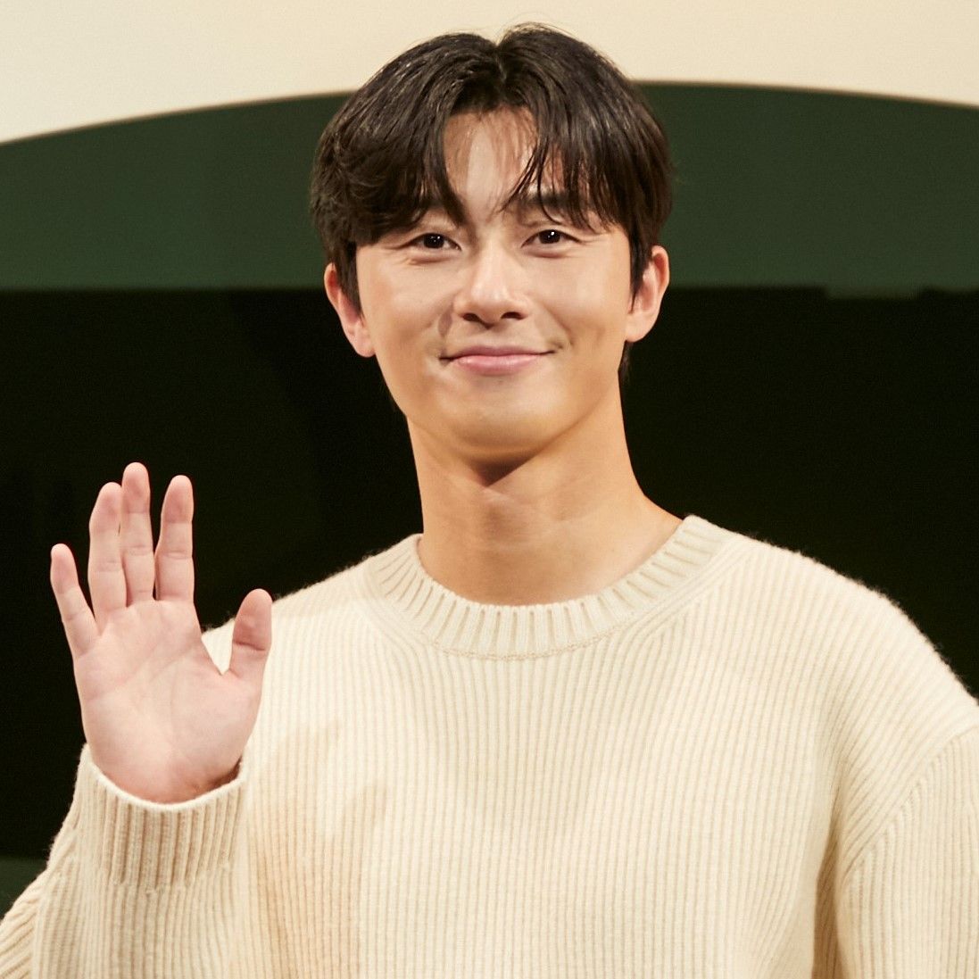 韓国の人気俳優パク・ソジュン　5年ぶりの来日　「みんな大好きだよ」　エプロン着用や愛のメッセージにファン歓喜
