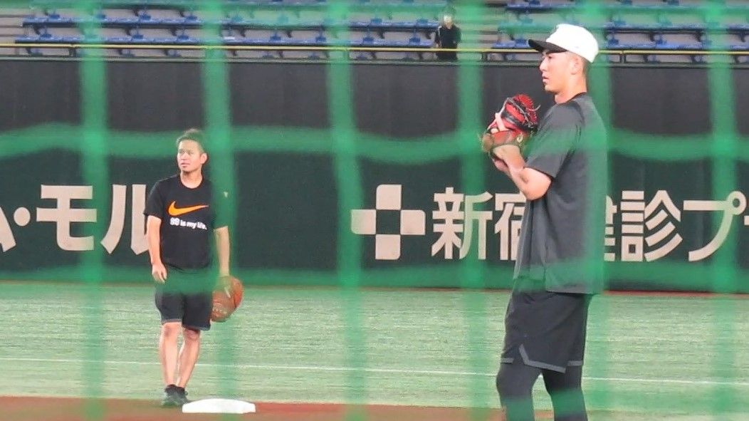 【巨人】秋広優人　試合前は川相コーチからマンツーマン指導　7月26日以来の1塁スタメン