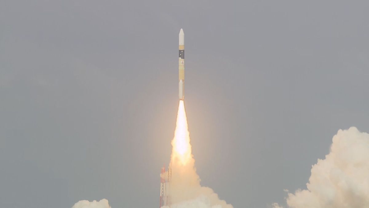 H2Aロケット49号機打ち上げ成功 50号機最後に役目終える 延期の日にいた子も見届ける