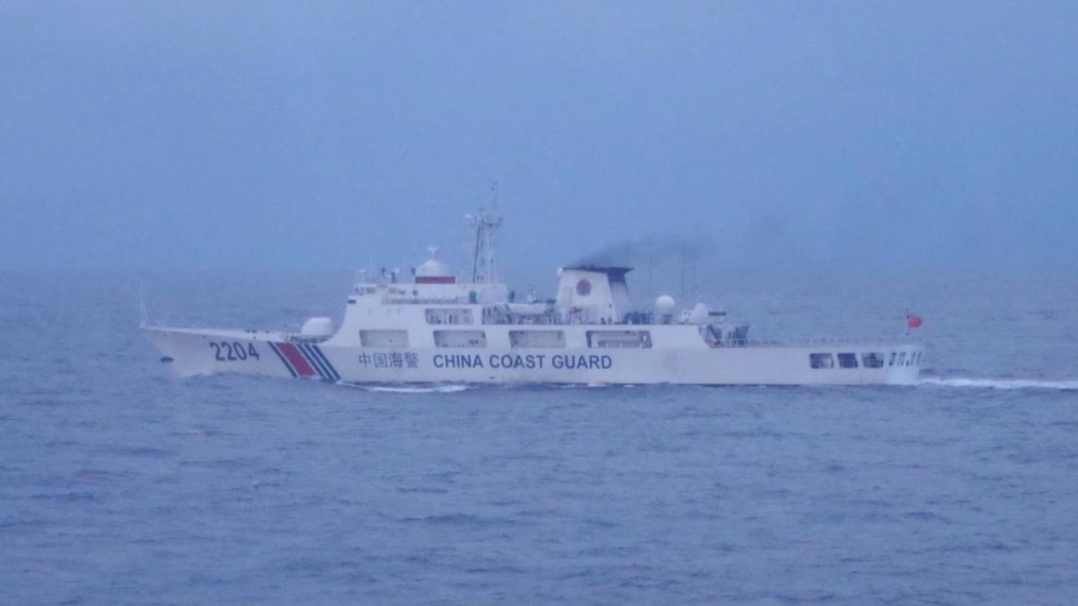 “76ミリ砲”搭載か…中国海警局の船が接続水域に　日本政府が「申し入れ」