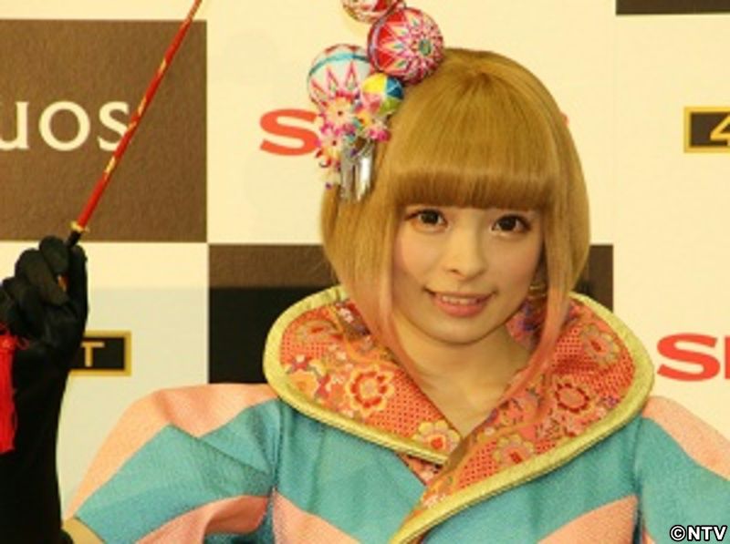 きゃりー、クリスマスは「教会で賛美歌を」