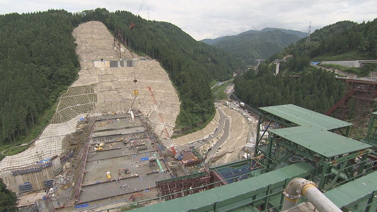 建設工事が進む足羽川ダム