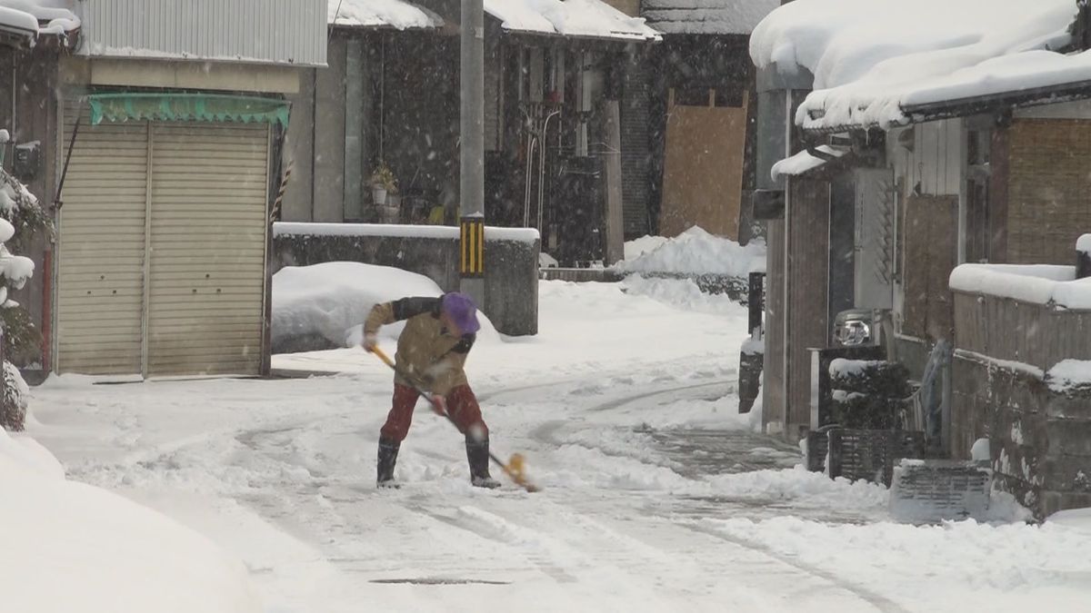 山地を中心に大雪のおそれ 夕方にかけ交通障害に注意を