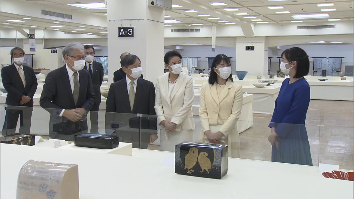 愛子さま「日本伝統工芸展」鑑賞　総裁の佳子さまが出迎え